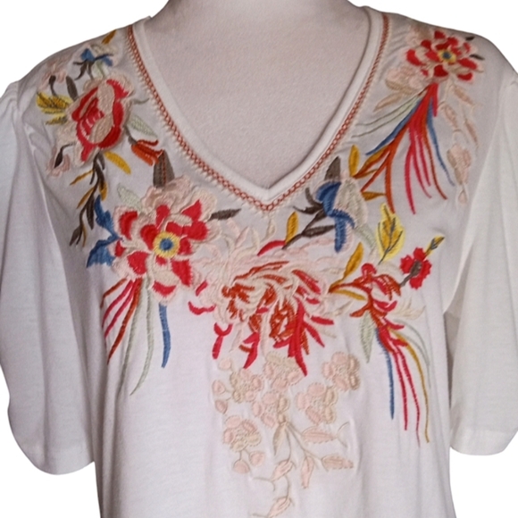 Anthropologie Solitaire White Floral Embroidered V Neck Blouse Size Medium - Picture 3 of 9